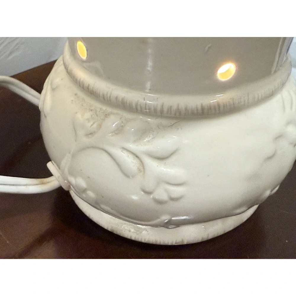 Small Bedside Night Table Lamp for Bedroom, Ceramic set of 1,‎ Beige